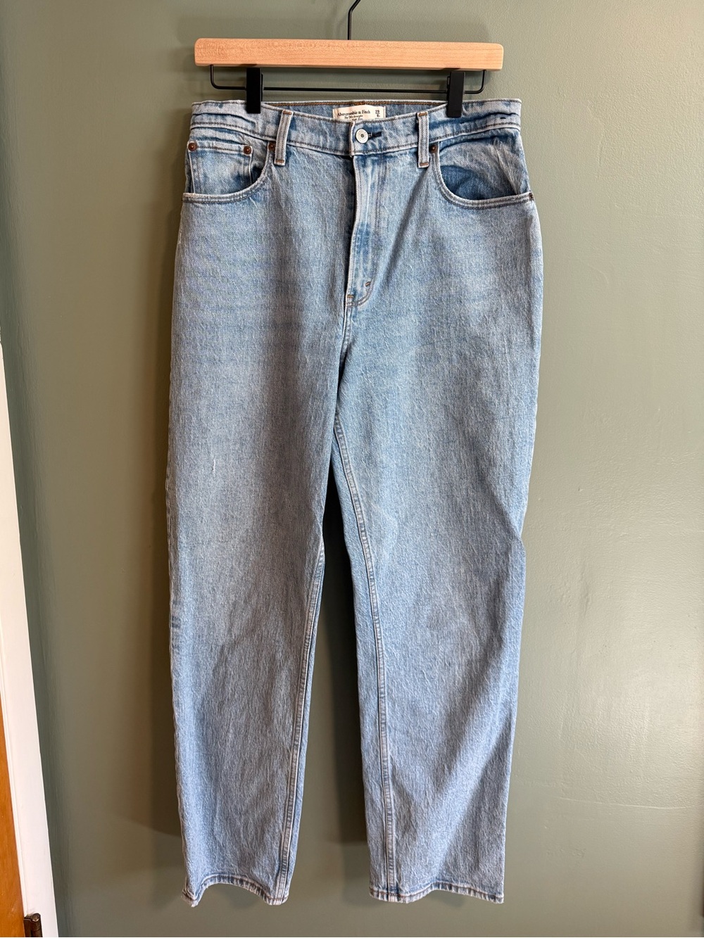 Abercrombie Curve Love High Rise Straight Jeans